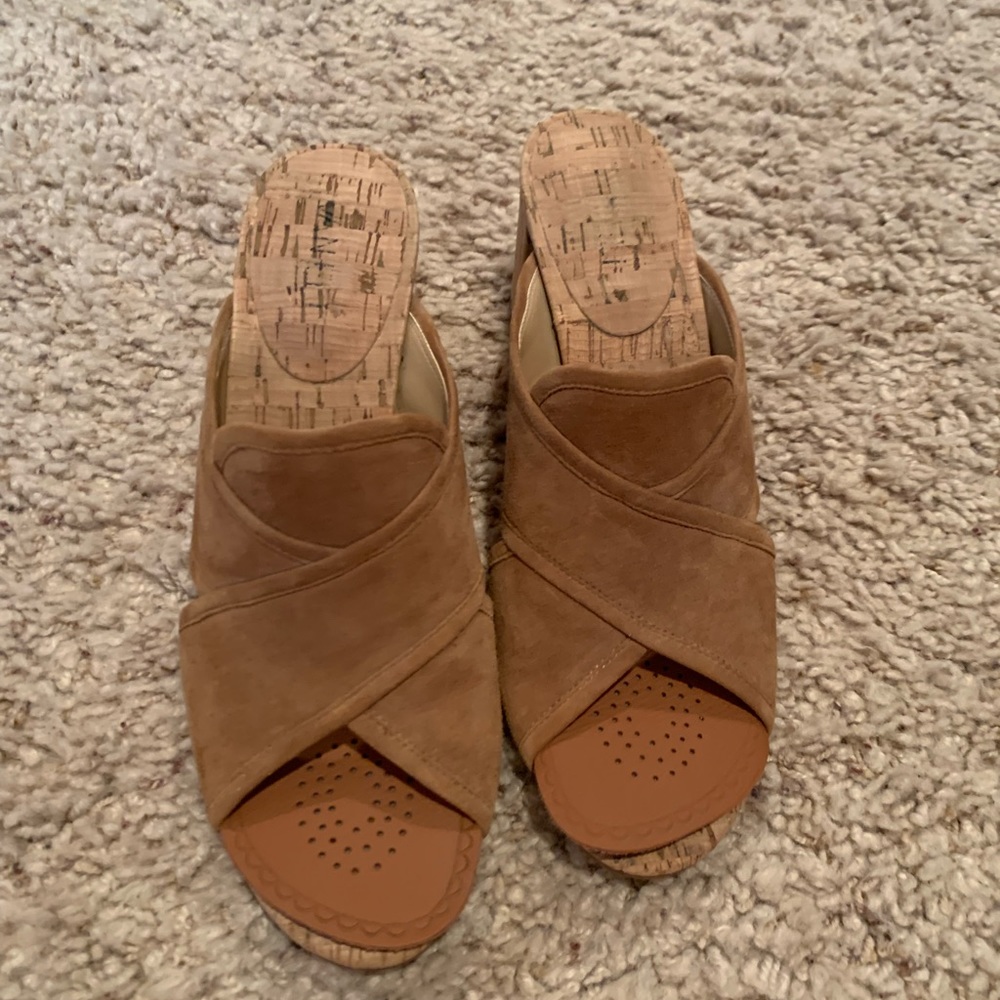 Brown open toe heeled shoes